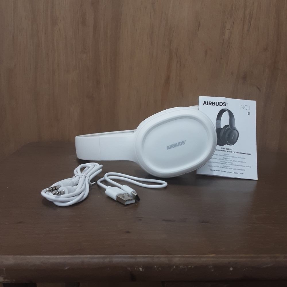 NWOB!! Airbuds White Over Head Headphones. Original Accessories.